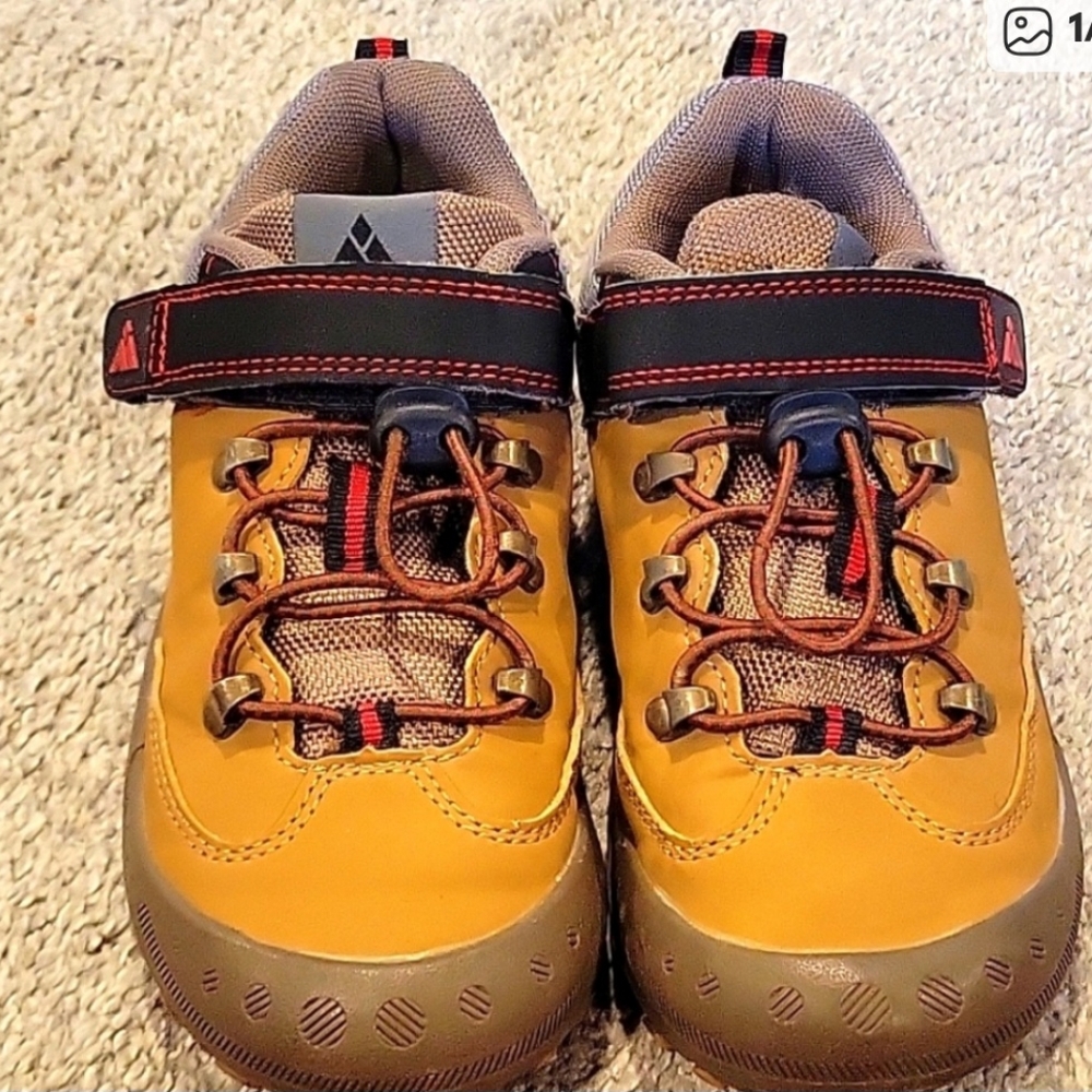 Adventure Kids Shoes with Hook-and-Loop Strap - Brown/Black with Red Accents